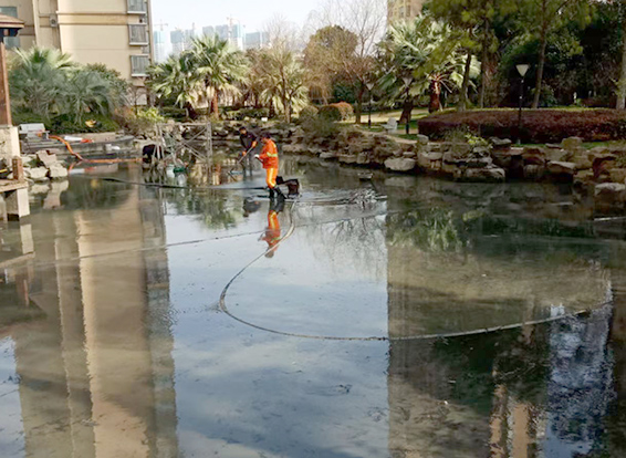 紫阳景观池淤泥清理