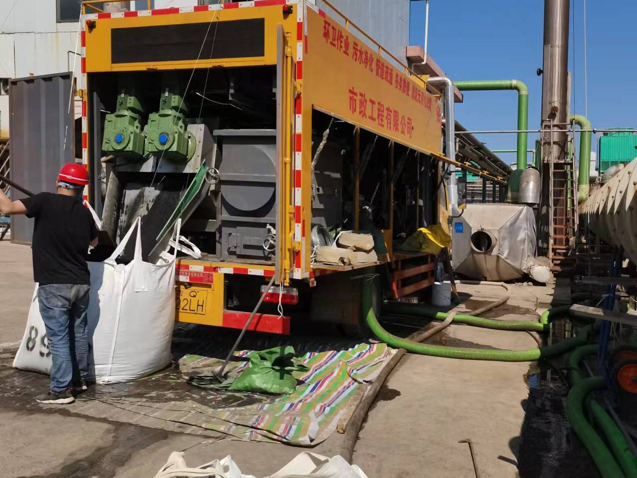 紫阳淤泥压干处理